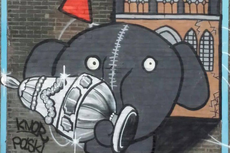 Rotterdammers slaan terug met graffiti: KNVB-beker gestolen
