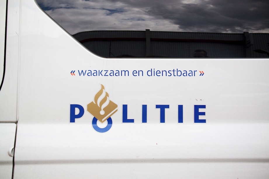 Politienieuws: Politie houdt insluiper in Wittevrouwenstraat aan en autobrand op Keulsekade