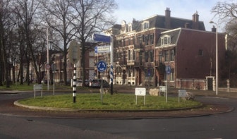 Bewoners in Utrecht-Oost ergeren zich groen en geel aan reclameborden op rotondes
