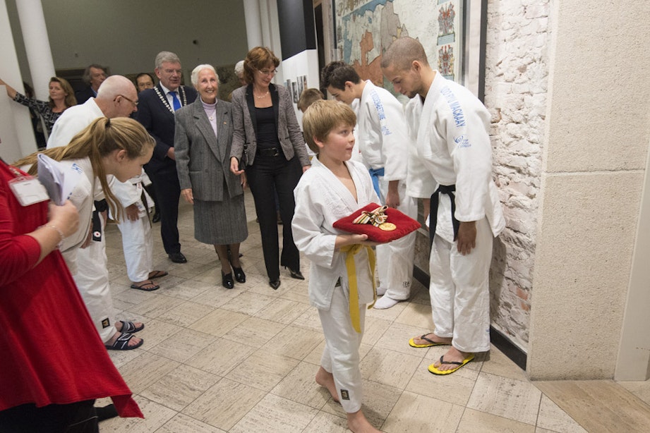 Foto’s: Tentoonstelling Utrechtse judoheld Anton Geesink geopend