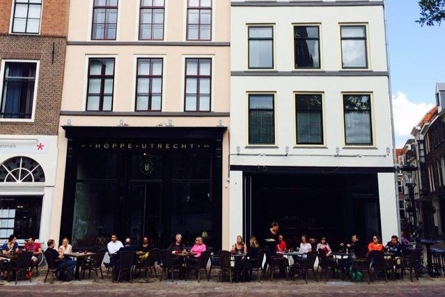 Café Hoppe in Utrecht gaat naam veranderen na dreiging rechtszaak
