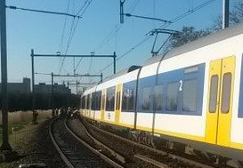 Dode bij aanrijding tussen trein en auto op Voordorpsedijk