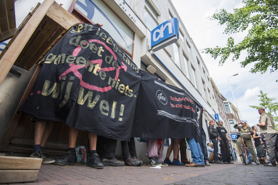 Pand in de Voorstraat voor tweede keer gekraakt: politie grijpt nu niet in