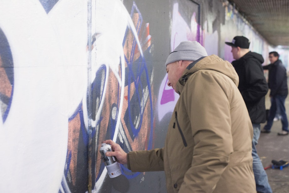 Graffiti-artiesten voor de laatste keer aan het werk in graffititunnel Westplein