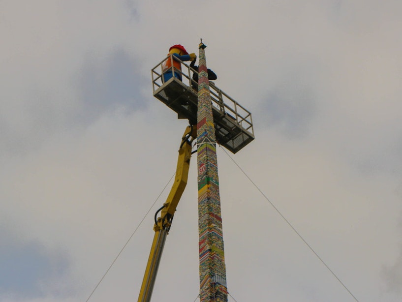 Wereldrecord toren van LEGO met 35,16 meter gehaald