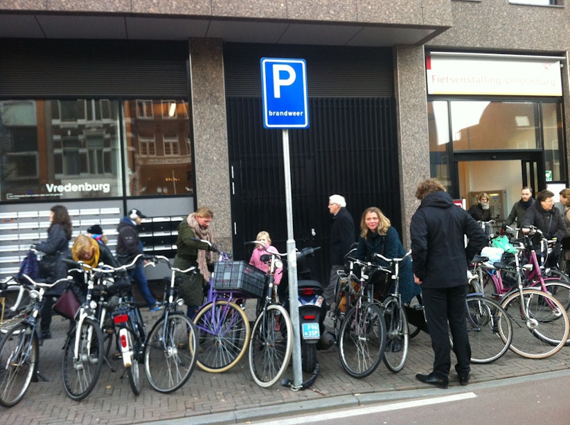 Gemeente treft maatregelen vanwege drukte bij fietsenstalling Vredenburg