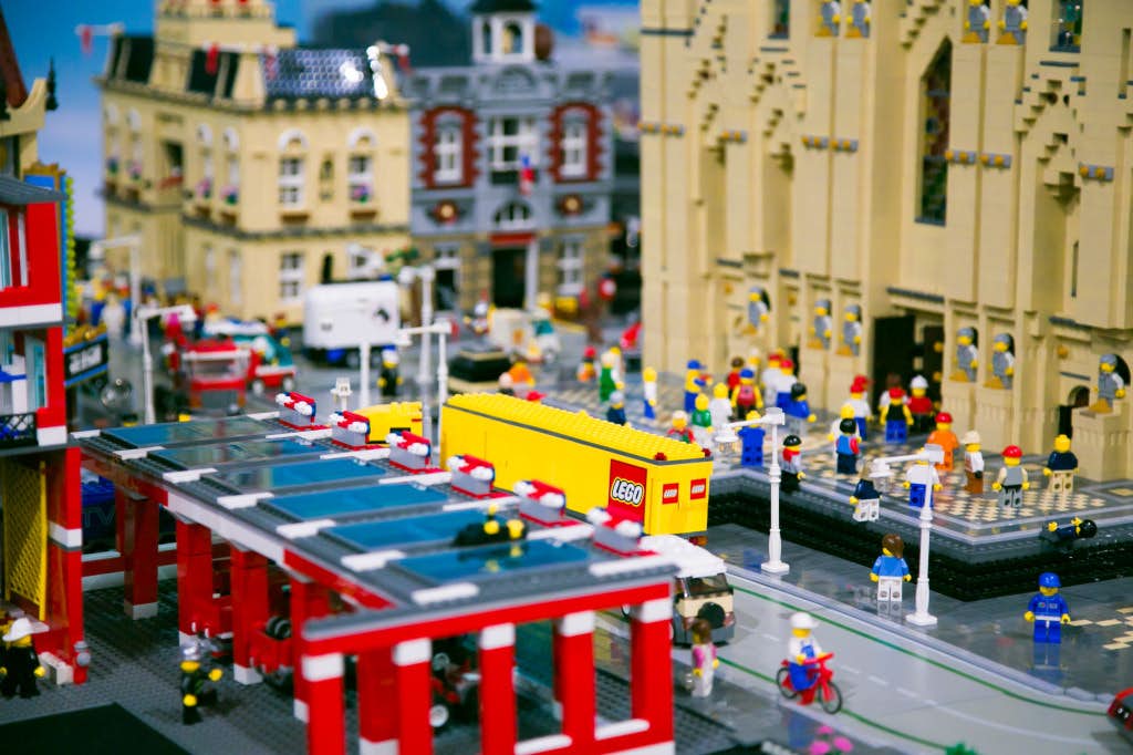 Lego wil in de Jaarbeurs wereldrecord hoogste Lego-toren verbreken | De Utrechtse Internet Courant