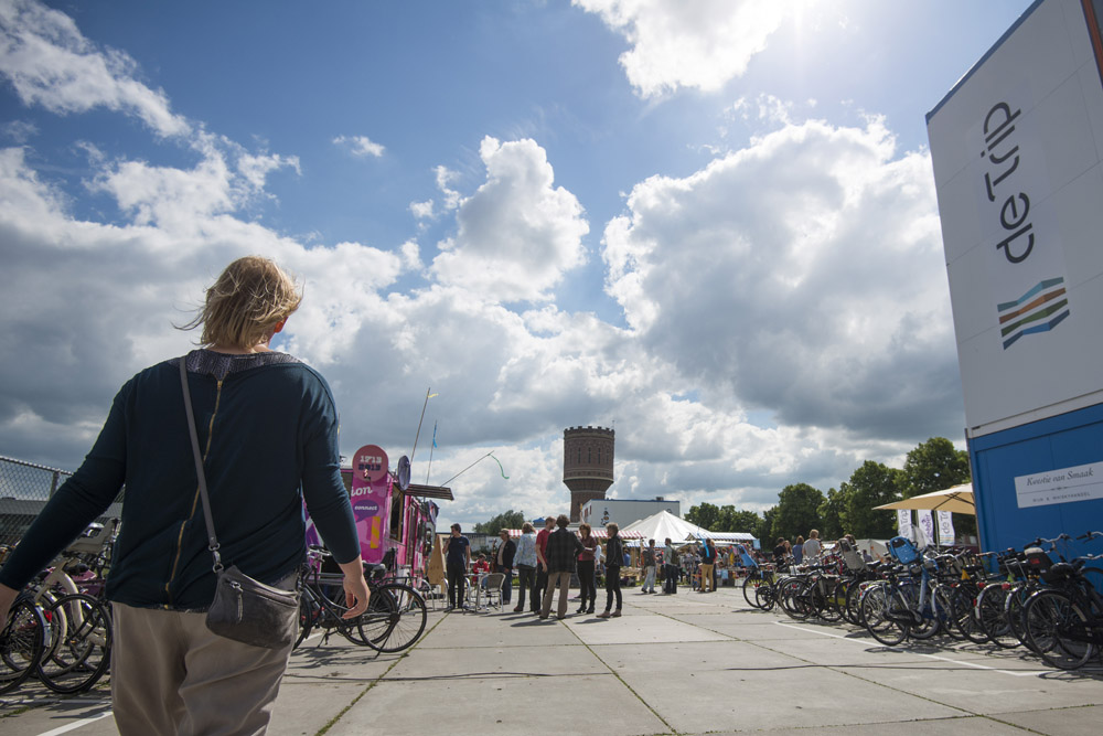 Living in the mix 010