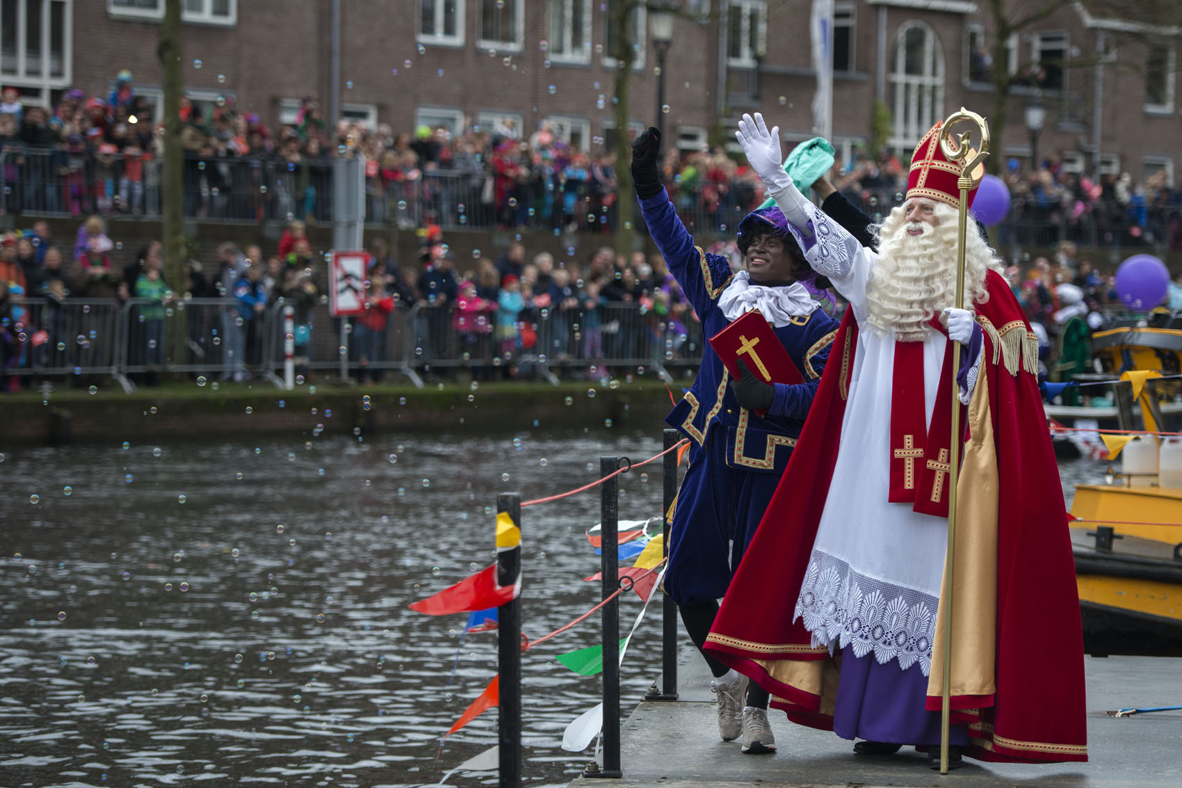 Demonstratie Tegen Zwarte Piet Aangekondigd Bij Sinterklaasfeest ...