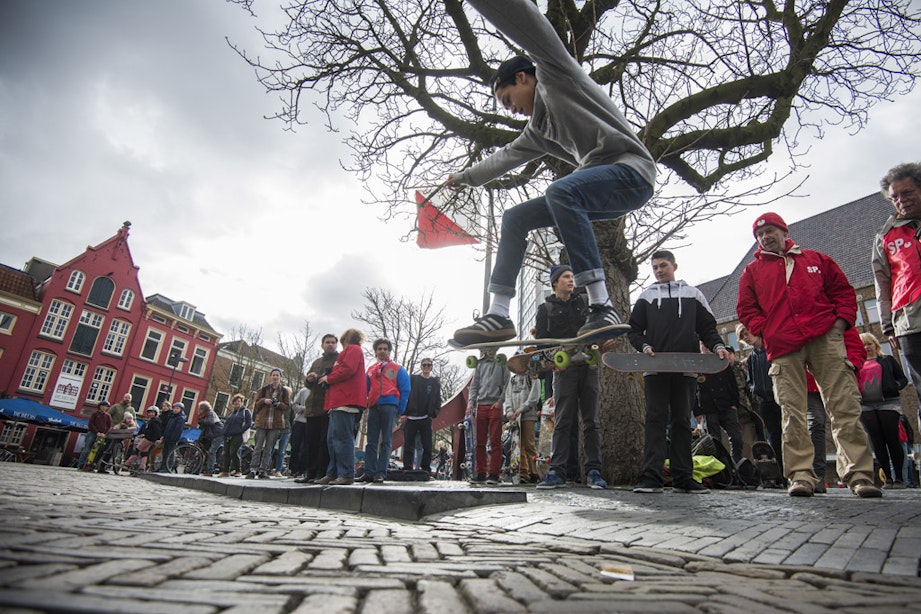 Skateboarders demonstreren in de stad: Bring back The Yard