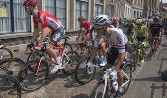 Foto’s: Wielrenners Tour de France door historische binnenstad Utrecht