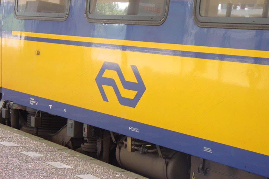 Trein stilgezet bij Amsterdamsestraatweg in verband met verdachte personen