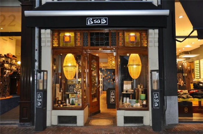 Kaarsenwinkeltje aan Oudkerkhof is ‘gezelligste winkel van Utrecht’