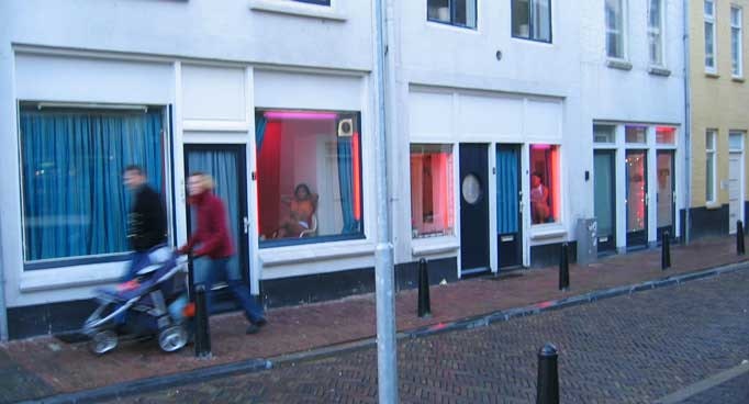 Utrecht verleent bouwvergunning pand Hardebollenstraat 4: Buurt vreest terugkeer prostitutie