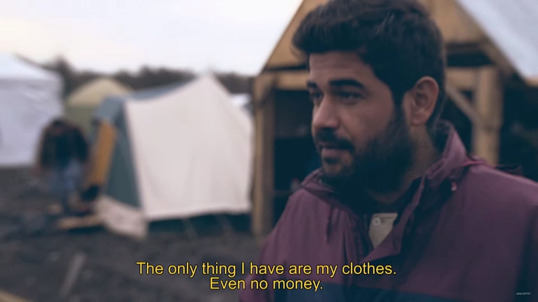 John Coffey geeft in indrukwekkende clip vluchtelingen een gezicht