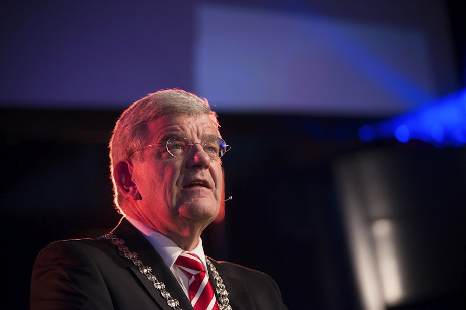 Burgemeester Van Zanen tevreden na overleg tussen overheden over woningen voor 10.000 vluchtelingen