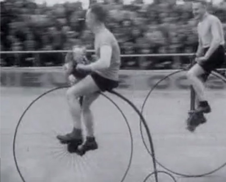 Filmpje uit 1943: Wedstrijd met vélocipedes