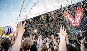 Foto’s: 45.000 bezoekers op Bevrijdingsfestival park Transwijk