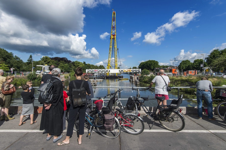 Gerenoveerde Muntbrug weer open voor fietsers