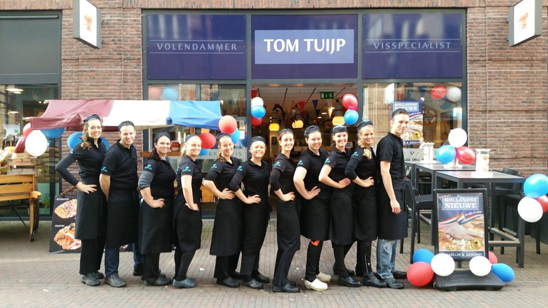 Visspecialist Tom Tuijp verkoopt beste haring van Utrecht