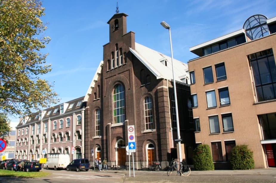 Design hotel met buurtfunctie in Westerkerk aan de Catharijnekade