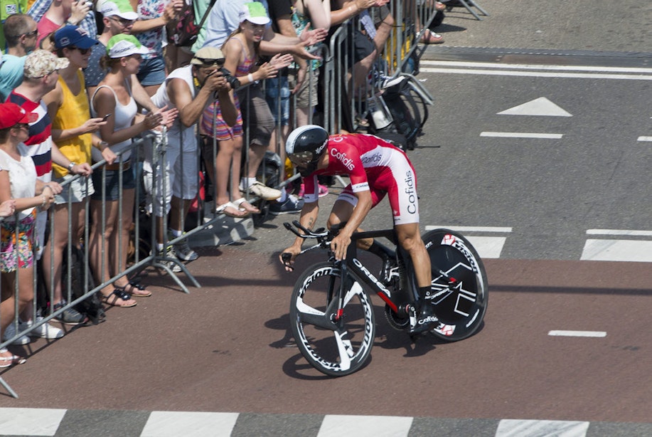 ‘Twaalf wielrenners hadden geheim motortje in fiets tijdens Tourstart in Utrecht’