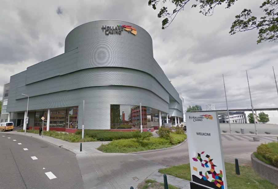 Toch geen vluchtelingen in voormalig pand Holland Casino in Utrecht; pand niet brandveilig