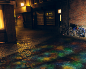 Lichtkunstwerk bij Buurkerkhof van kunstenaar Gabriel Lester