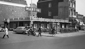 Verdwenen Gebouwen: De tijdelijke fietsenstalling van Gerrit Rietveld bij het station