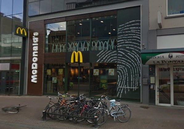 McDonald’s aan Lange Viestraat ontruimd wegens verdacht pakketje