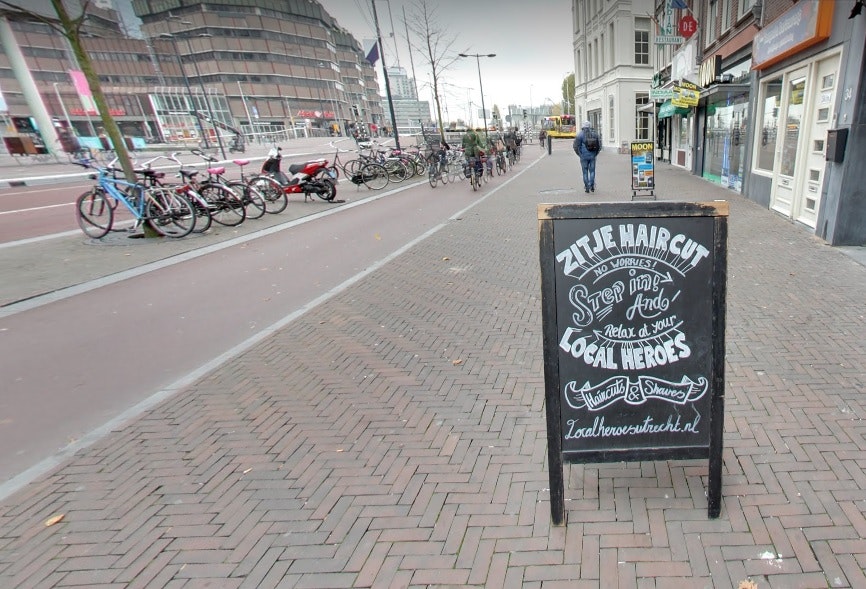 Utrechtse barbier wint verkiezing voor de slechtste slogan: ‘Zit je haircut’