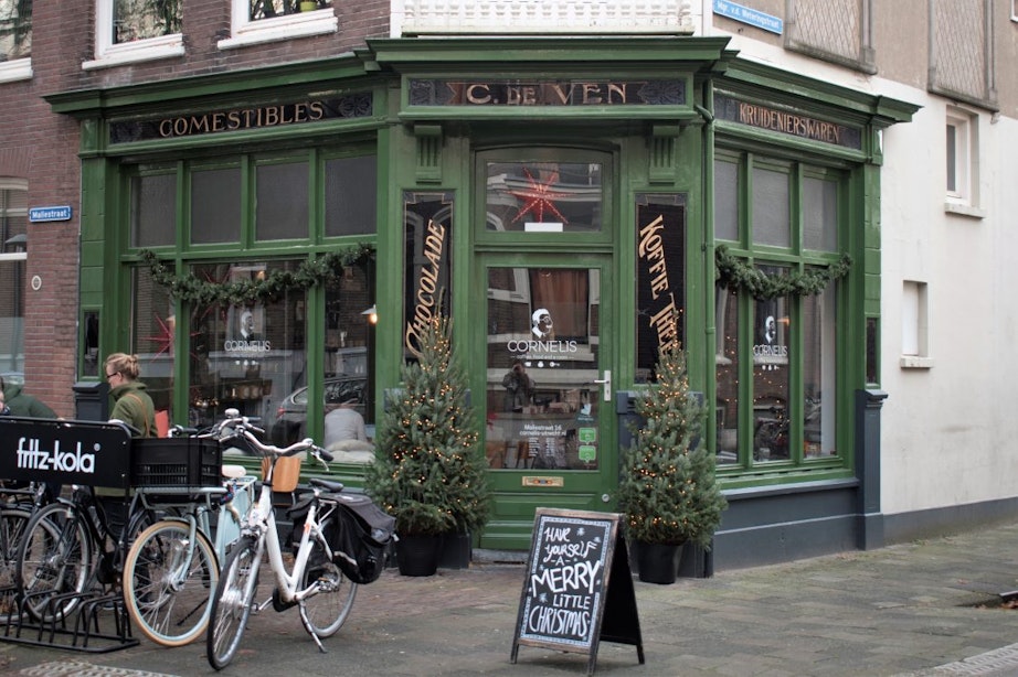 Jette & Jildou drinken koffie bij Cornelis: eigenwijze kruidenierskoffie in het Maliekwartier