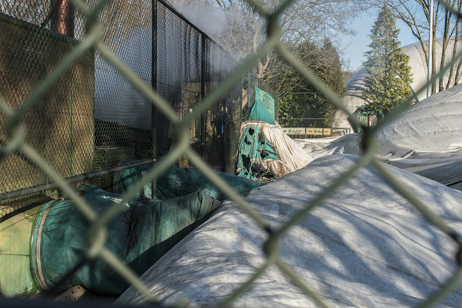 De ingestorte tennishal