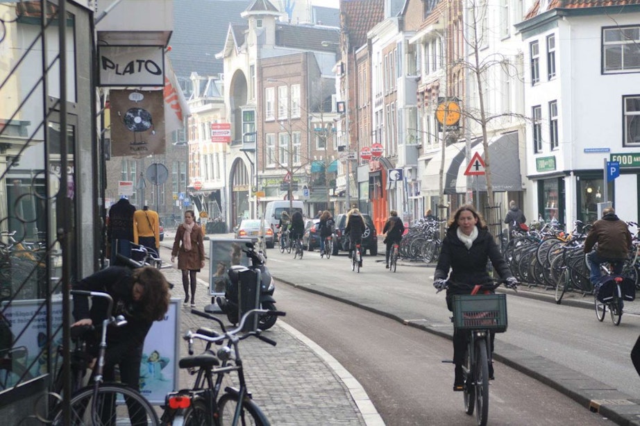 Extreme gladheid in centrum Utrecht door diesellekkage