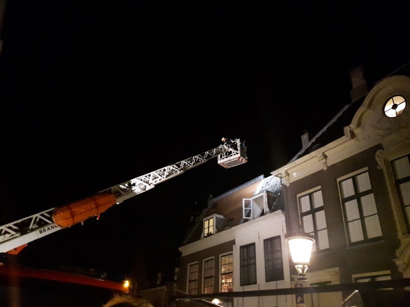 Brandweerwagens naar Kromme Nieuwegracht voor gebakken eitje