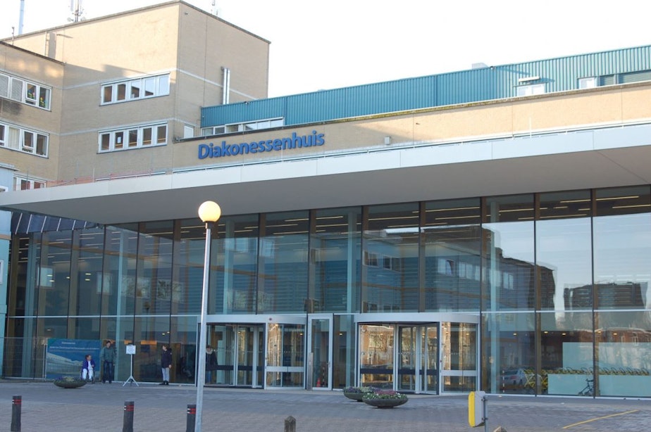 Twee patiënten in Diakonessenhuis mogelijk besmet met coronavirus; Definitieve uitslag woensdagmiddag