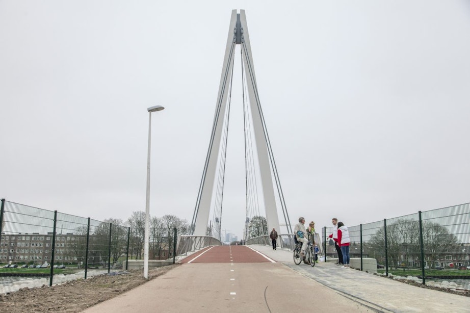 Is de Dafne Schippersbrug ook een hardloopbrug?