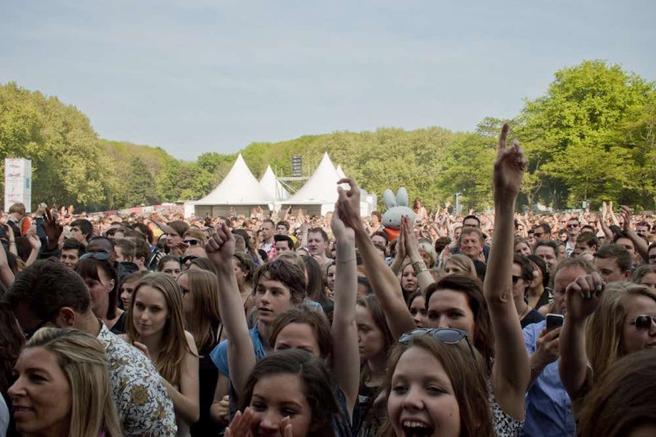Edison-winnares Roxeanne Hazes op Bevrijdingsfestival Utrecht