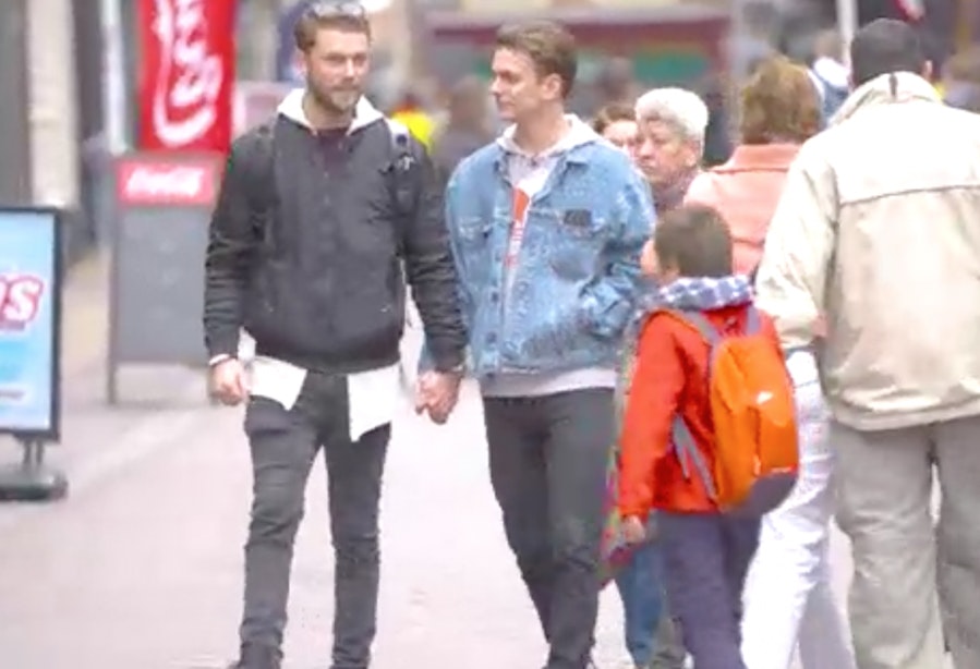 Dit gebeurt er als mannen hand in hand lopen in Utrecht