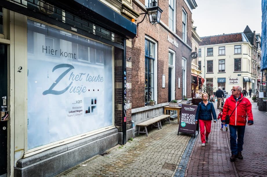 Café Het Leuke Zusje aan de Donkere Gaard na 1,5 jaar nog steeds dicht: ‘We hebben situatie niet in de hand’