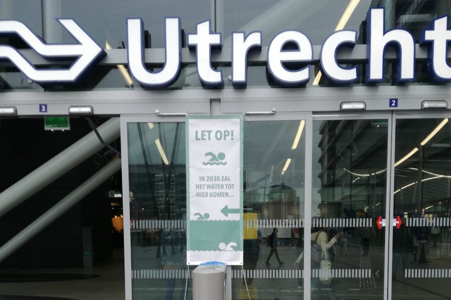 Mysterieuze posters in Utrecht vragen aandacht voor stijging zeespiegel