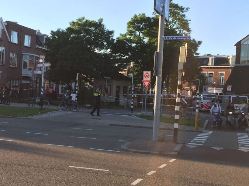 Grote politie-inval bij twee panden aan Wolff en Dekenplein