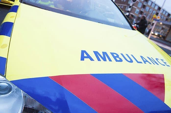 Voetganger in kritieke toestand naar het ziekenhuis gebracht na aanrijding in Utrecht.