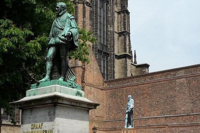 Stichting verzet zich tegen verplaatsing beeld Jan van Nassau op Domplein