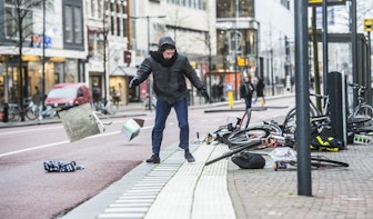 Foto’s: Utrechtse fietsers en voetgangers trotseren code rood