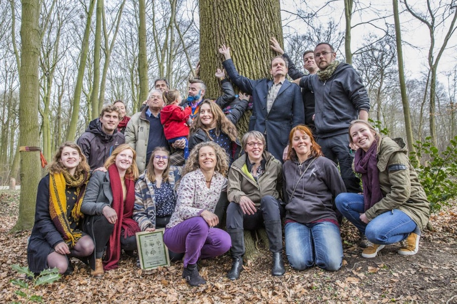 Foto’s: Bekende en minder bekende Utrechters adopteren bomen Amelisweerd