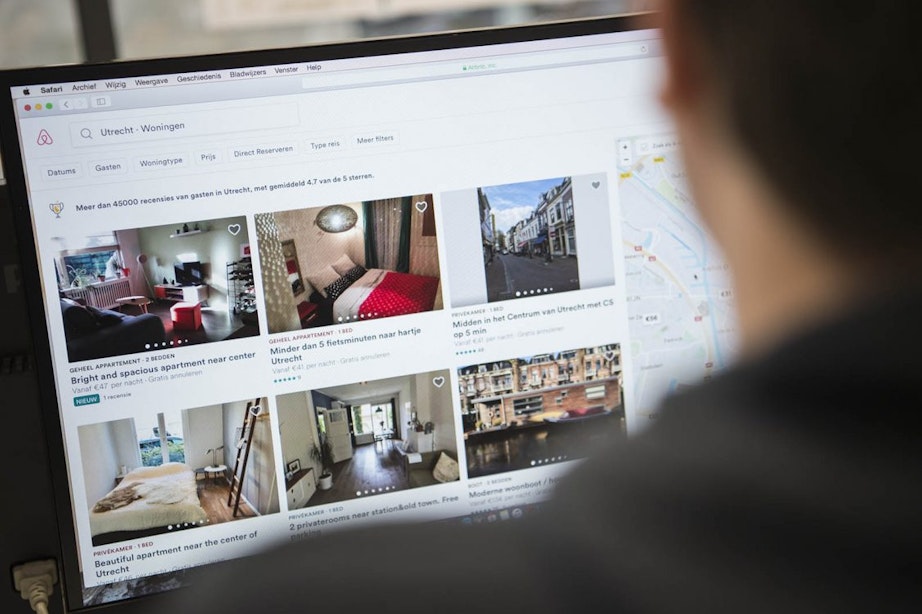Ruim 40 procent van de overnachtingen in Utrechtse Airbnb’s vorig jaar in woningen die vaker werden verhuurd dan toegestaan