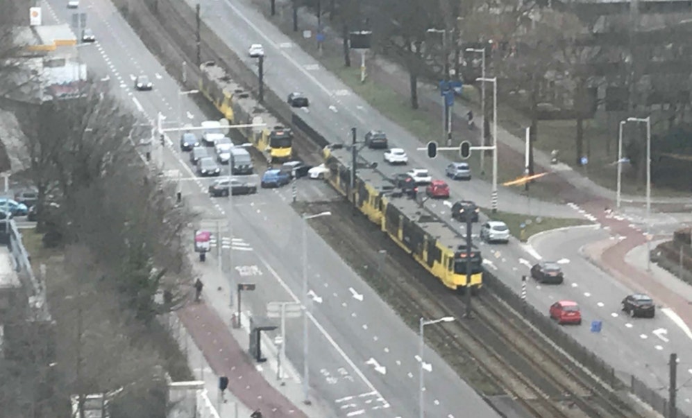 Tram botst op auto bij Weg der Verenigde Naties in Utrecht