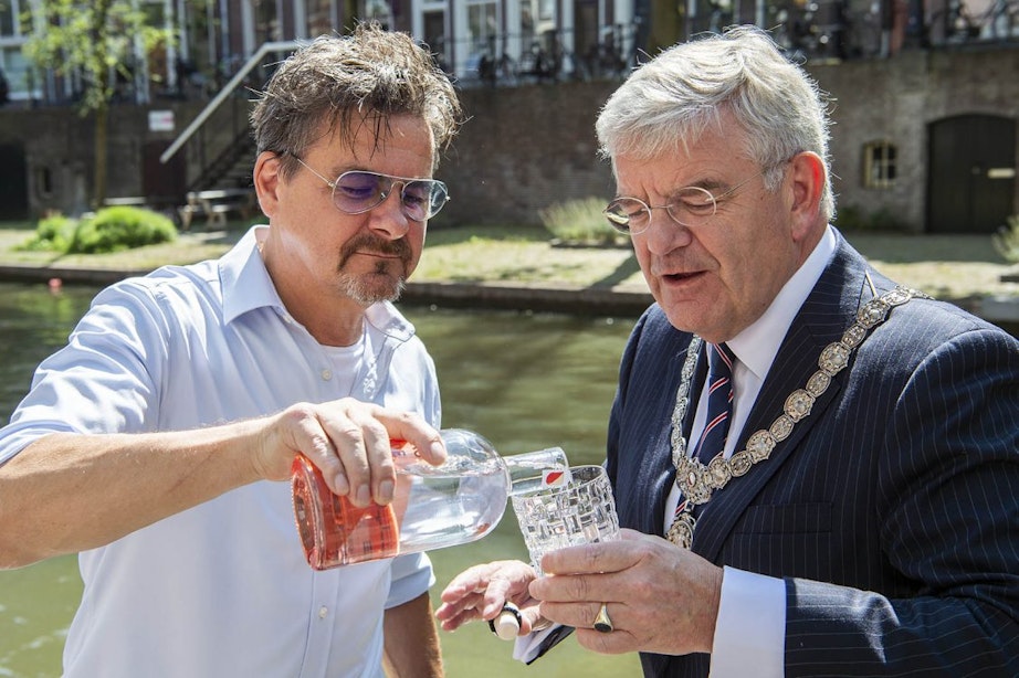 Utrecht heeft eigen flessenwater: Eau de Gracht