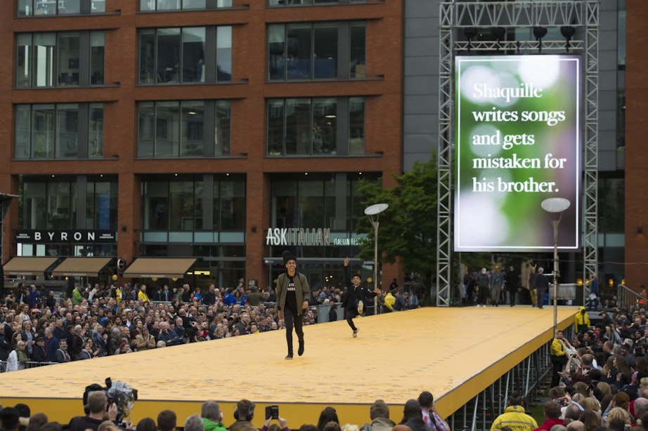 Grote catwalk tijdens Uitfeest met plek voor 150 Utrechters